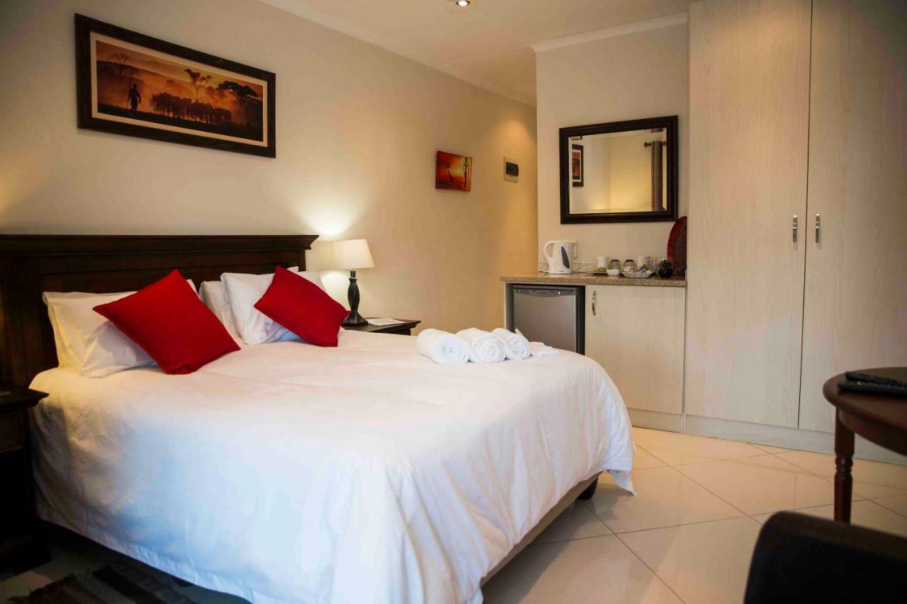 Palmwood Guesthouse อมันซิมโทที ภายนอก รูปภาพ