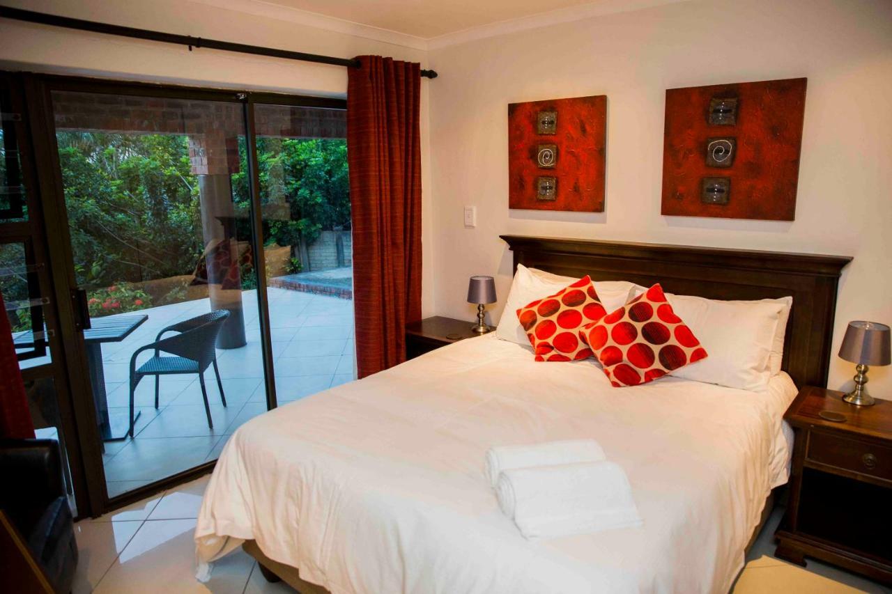 Palmwood Guesthouse อมันซิมโทที ภายนอก รูปภาพ